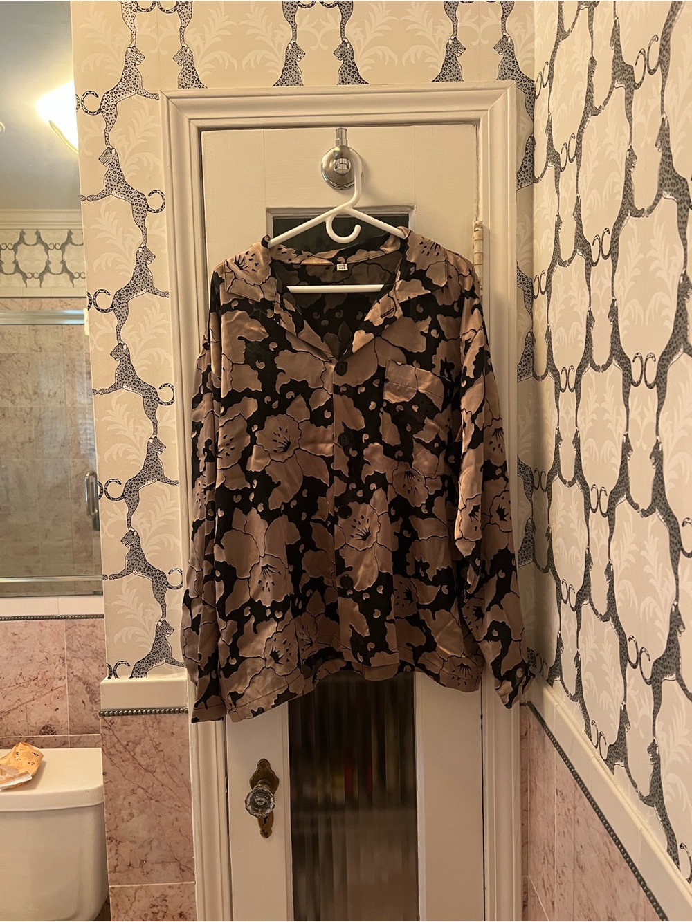 Black & Taupe Floral Button-Front pajamas